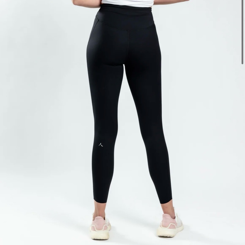 Black leggings